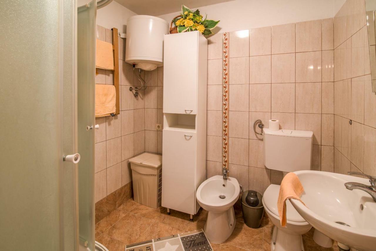Apartmani Marija Malinska Eksteriør billede